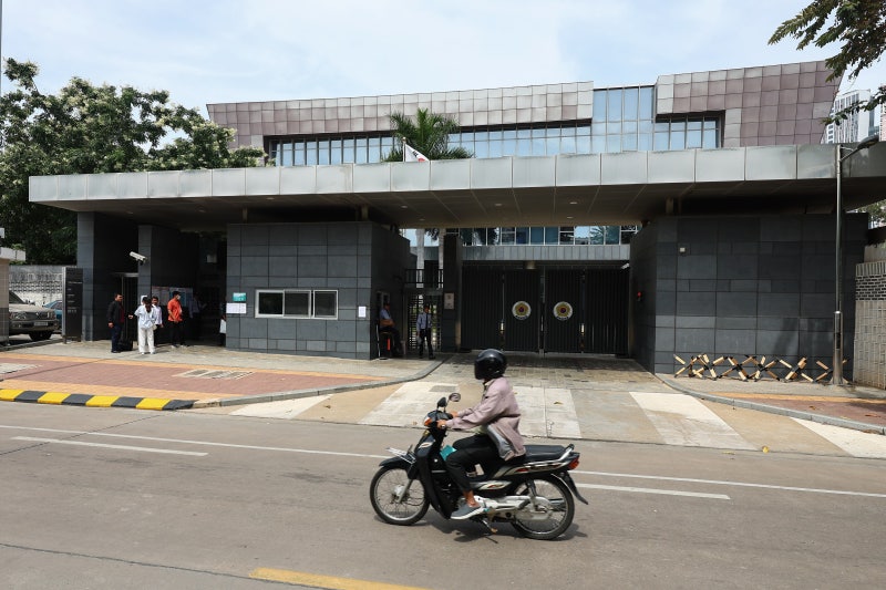 [특파원 리포트] 해외 공관들 이대론 위험하다