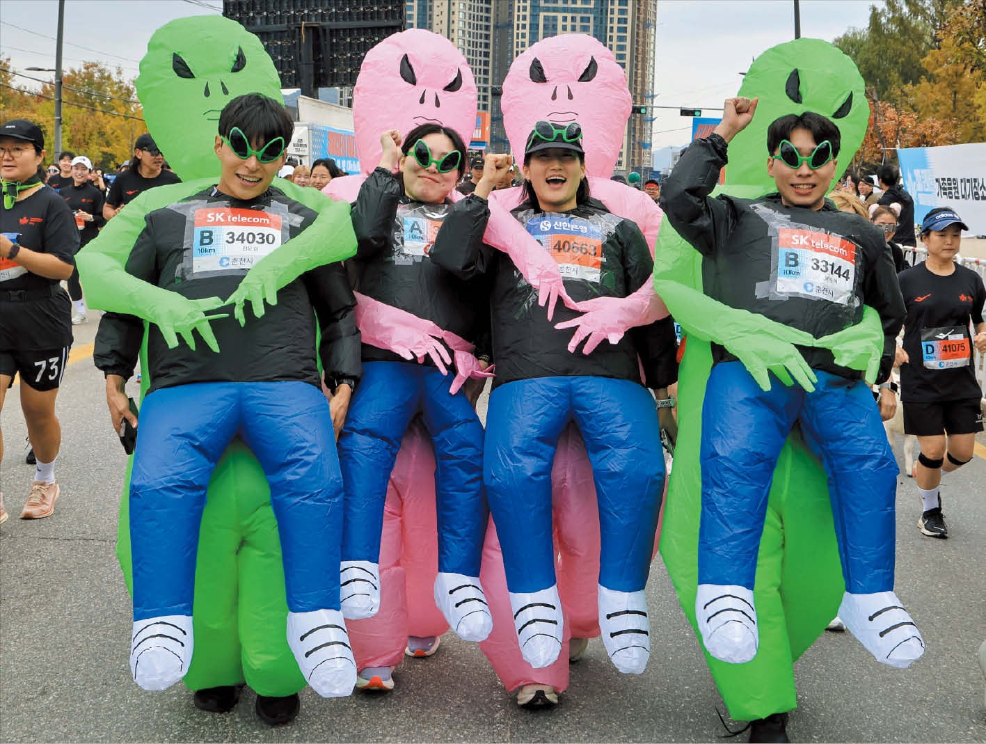 외계인도 패션왕도 질주, 춘마는 축제다