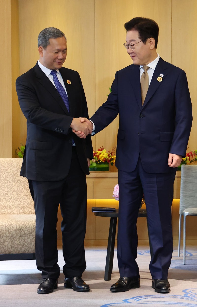 한·<b>캄보디아</b> 정상, <b>스캠</b> 대응 ‘코리아<b>전담반</b>’ 11월 가동 합의