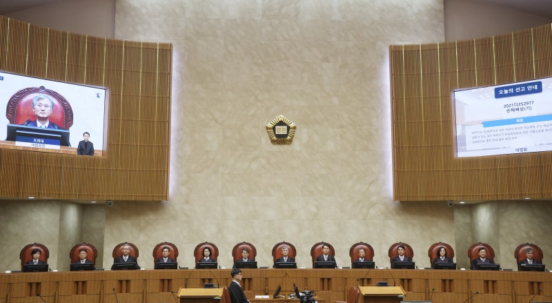 [기자의 시각] 순진한 판사들이 정의를 지킨다