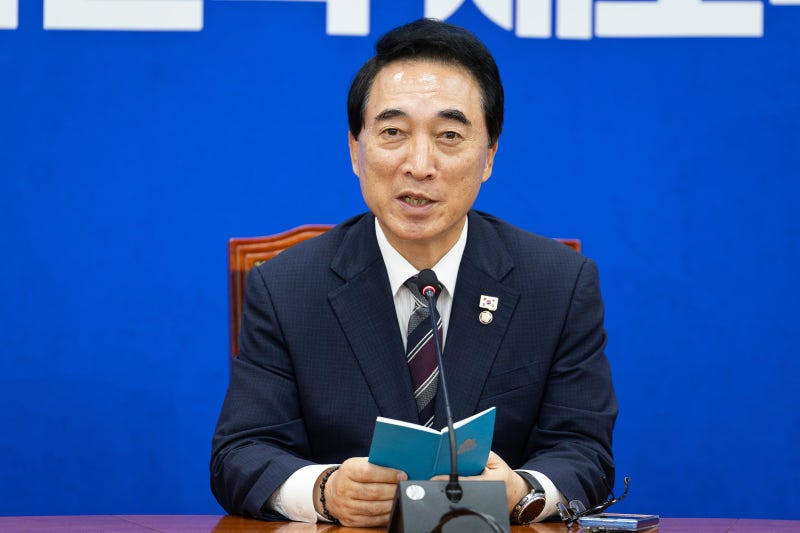 민주 “李대통령 뚝심 <b>외교 성과</b>” 국힘 “7월엔 현금 투자 5% 미만이라...