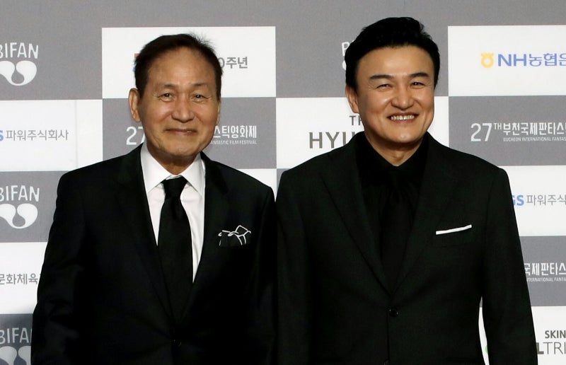 ‘<b>혈액암 재발</b>’ <b>안성기</b> 근황 전한 박중훈… “빙긋 웃는 모습에 울컥”