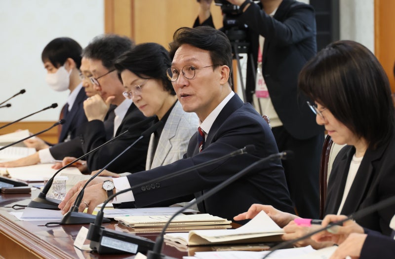 정부, 연내 ‘<b>자살대책추진본부</b>’ <b>설치</b>… 자살 유발 콘텐츠 차단 나선다