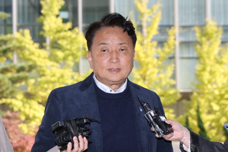 ‘<b>오송참사</b> 국조 <b>위증 혐의</b>’ 김영환 충북지사, 영등포경찰서 출석