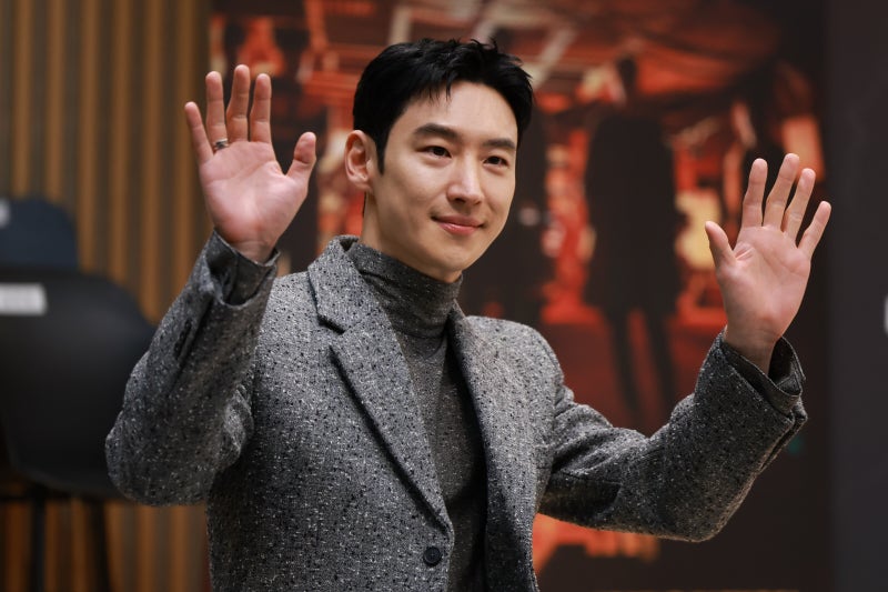 “연기<b>대상</b> 주신다면야…” ‘빵’ 터뜨린 <b>이제훈</b> 한마디