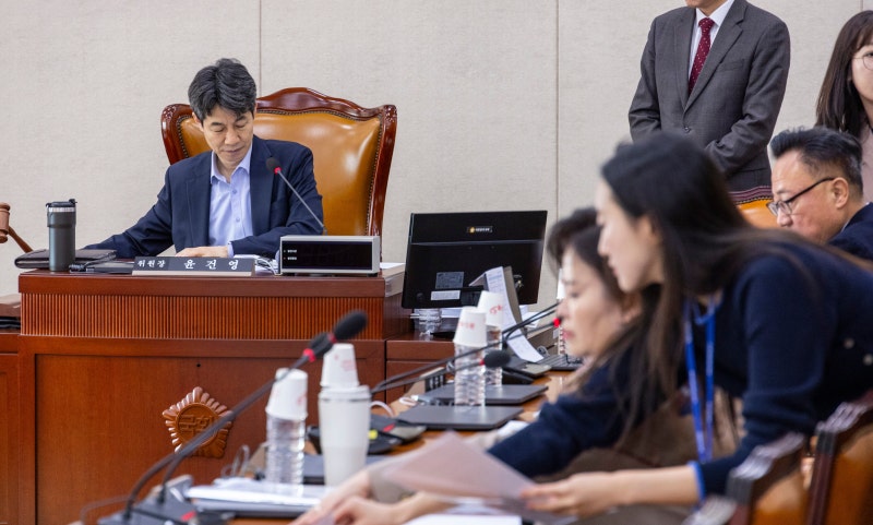 野시절 <b>현수막 규제</b> 푼 민주당, ‘혐오 내용 <b>규제</b>’ 법안 처리