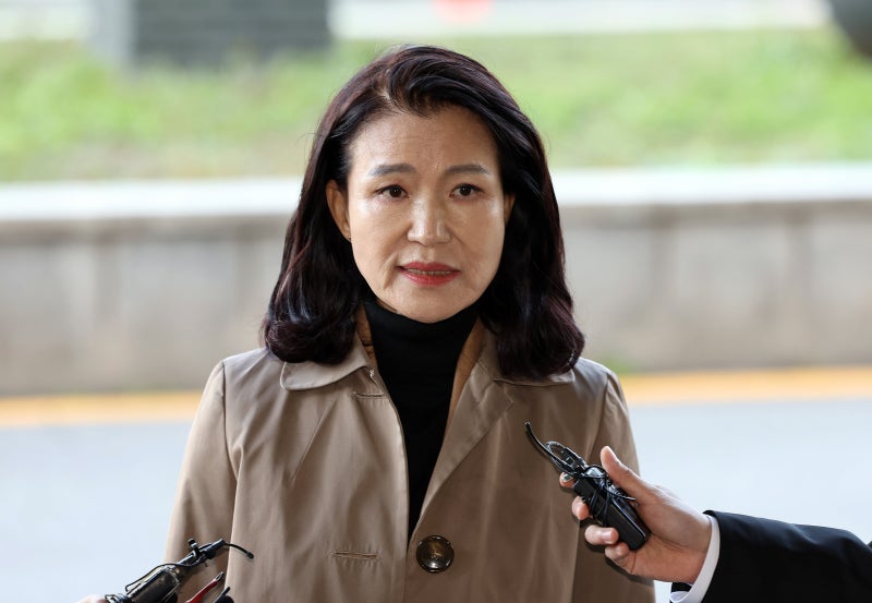 경찰, <b>이진숙</b> 전 방송통신위원장 불구속 <b>송치</b>