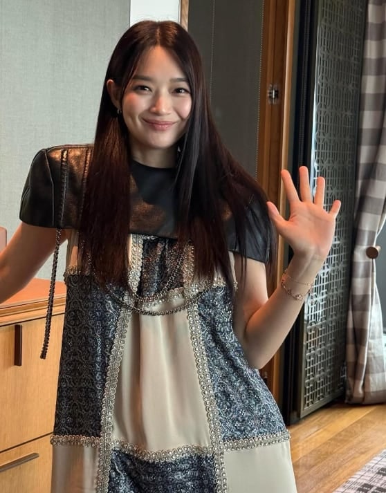 <b>신민아</b>, 행사에서 임부복 착용? 소속사 “<b>혼전</b>임신 아냐”