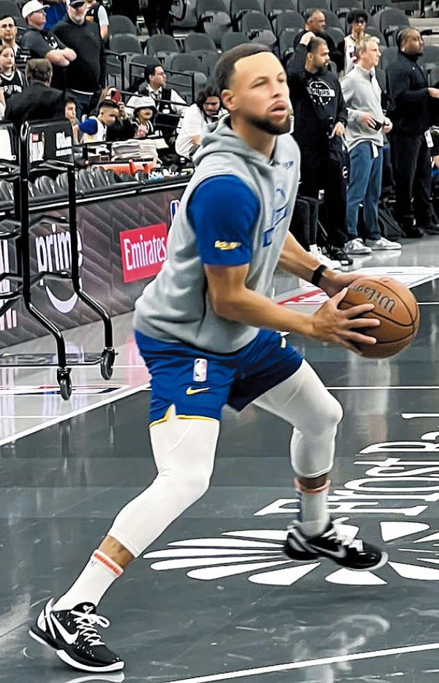 커리 농구화, 누구와 손잡을까