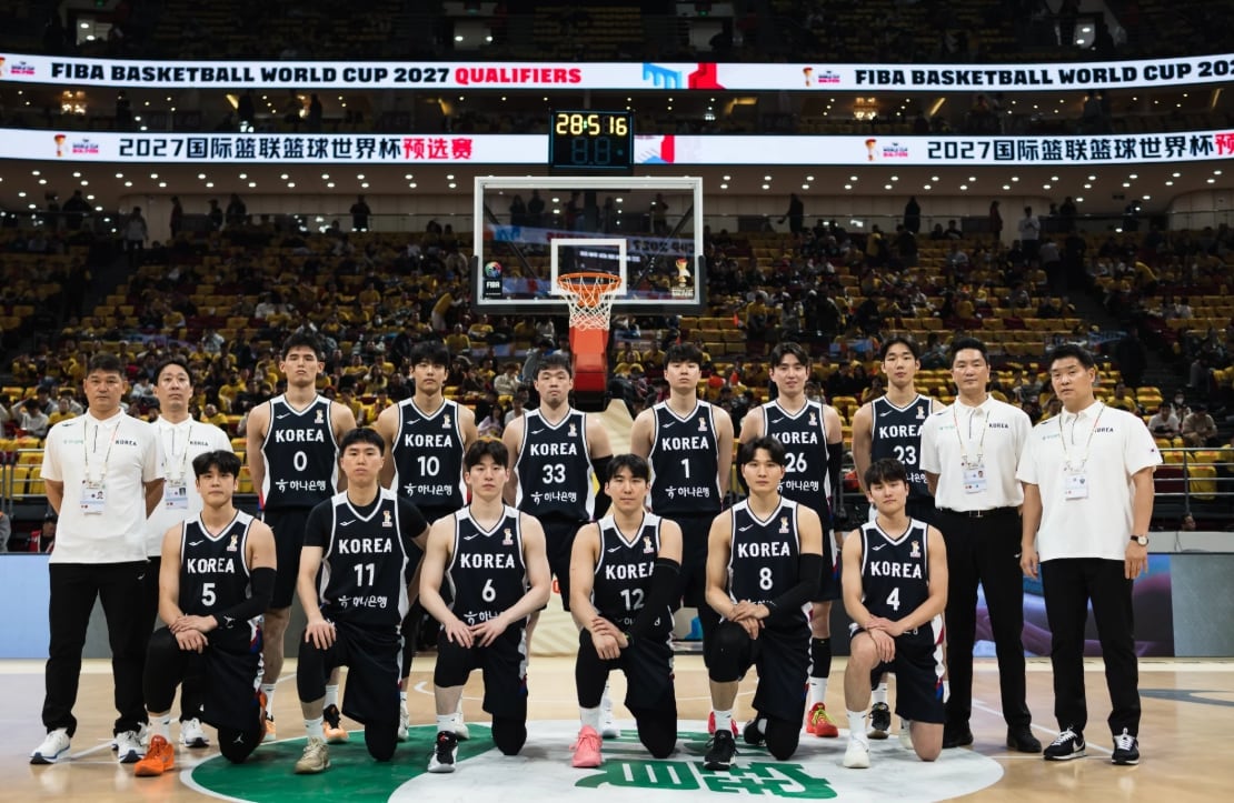 <b>이현중</b> 3점슛 9개 등 <b>33점</b>...한국 남자 농구, 중국 잡았다