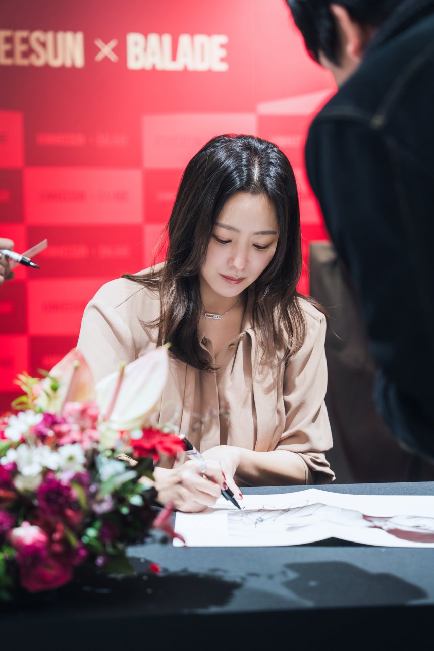 김희선 와인 사인회에 드라마 아들이 깜짝 방문 훈훈한 모자 케미 뿜뿜