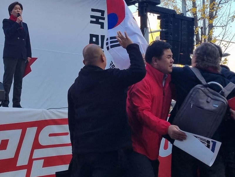 野 내분 격화… “계엄 반성” 말하자 강성 지지층이 욕설