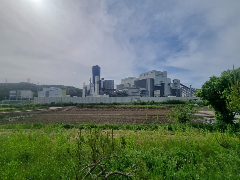 [한삼희의 환경칼럼] 17조원 신품(新品) 석탄발전 7기 쓰다 말고 버릴 건가