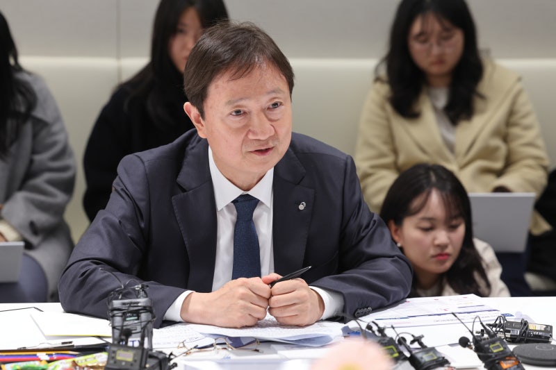 이찬진 금감원장 “MBK 제재 수위 연내 결정”