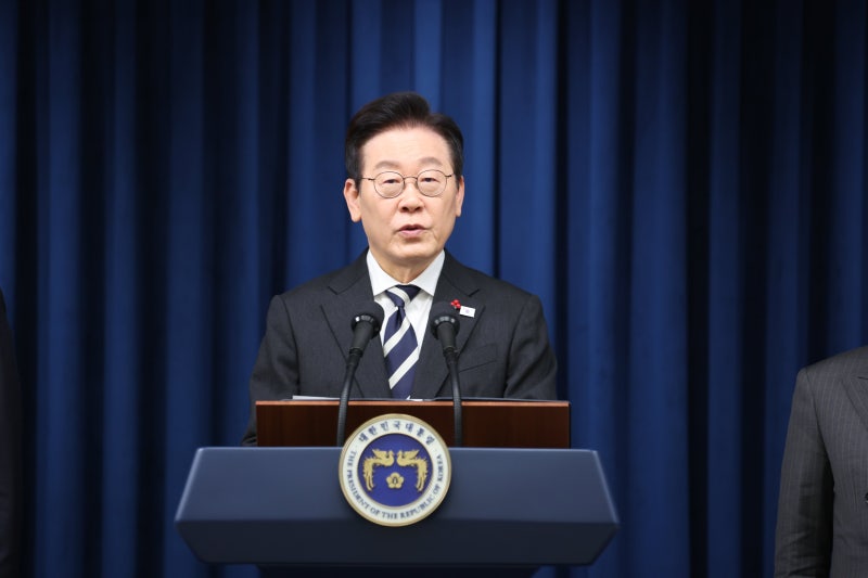 李 “12월 3일 <b>국민</b>주권의 날로... 대한<b>국민</b>, <b>노벨평화상</b> 받아야”