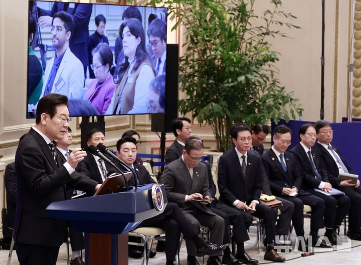 李<b>대통령</b> “<b>상속세</b>, 과연 정의로운지 논쟁적... 개편 논의는 아직”