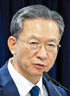 정성호 “집단 퇴정 검사들 감찰”… 검사 “이게 감찰할 일인가” 부글