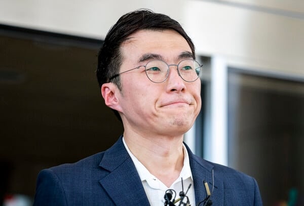 “현지 누나” 후폭풍… 김남국 비서관 사직