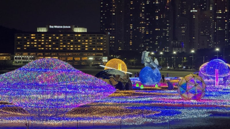 해운대 물들인 우주, 청계천 이어 우이천에도 ‘별빛이 내린다~’