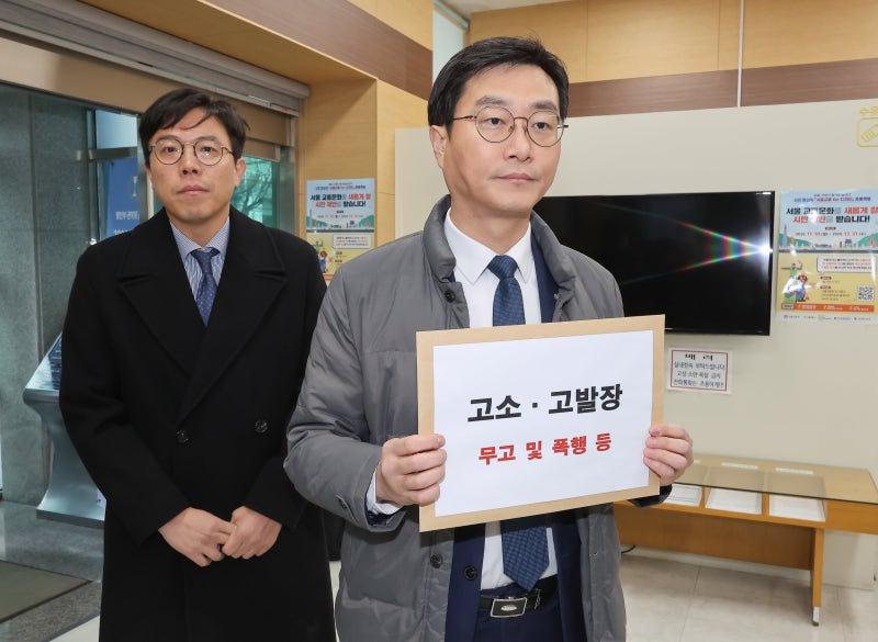 방송 인터뷰 나온 성추행 고소인… 장경태는 “대본에 따라 녹화된 것”