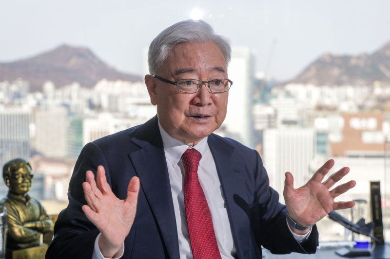 “1500원 육박 환율은 위기... 美 증시 버블 터지면 재앙”