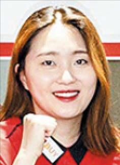 강지은 ‘행운의 키스’로 당구 우승