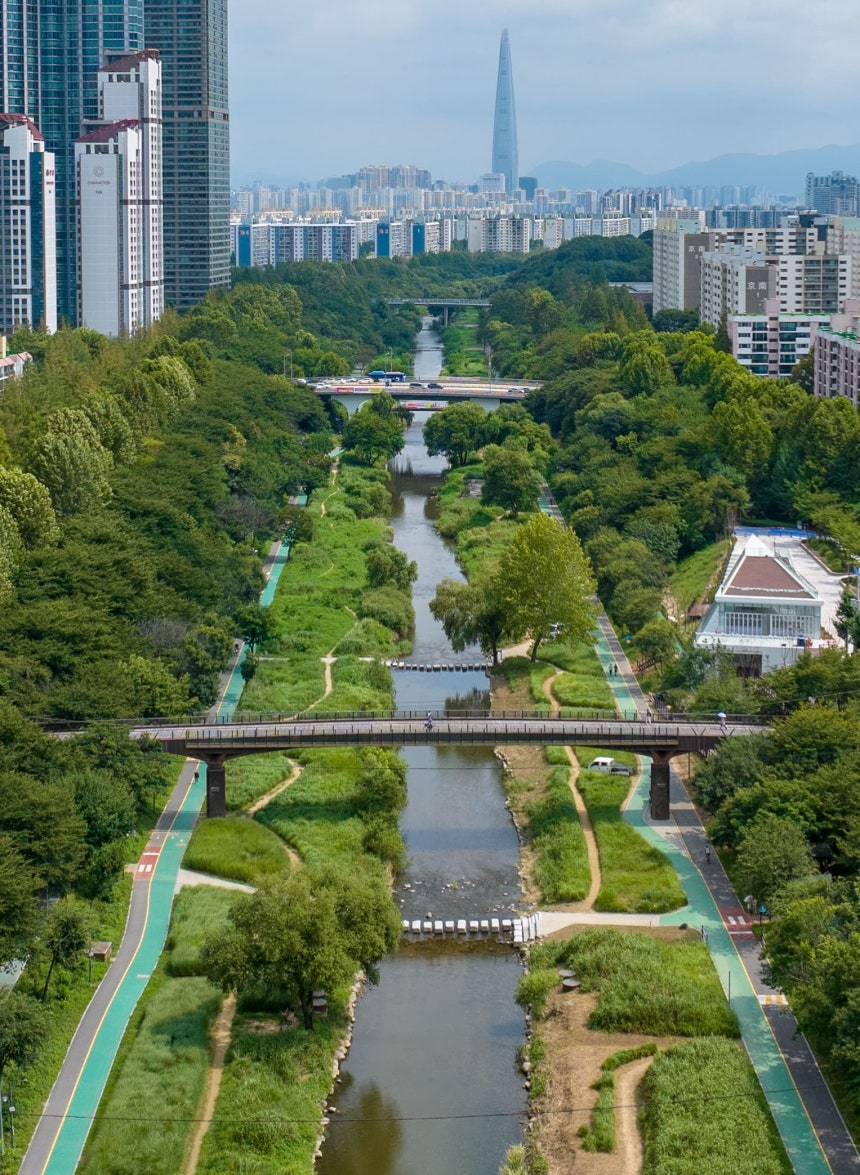 코인 구매대행 알바 산업에서의 역할: 현재와 미래의 중요성 - 장단점 비교 분석