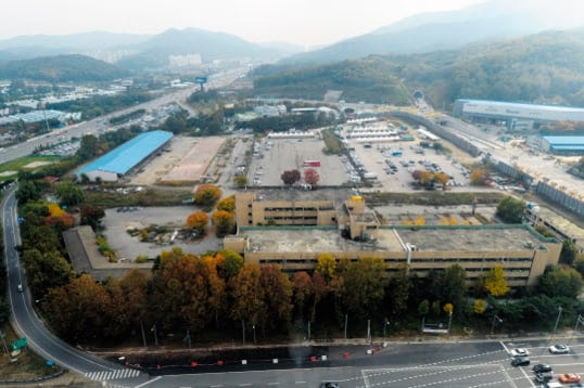 하림그룹이 지난 2016년 4525억원에 사들인 서울 서초구 양재동 한국화물터미널(옛 파이시티) 부지.