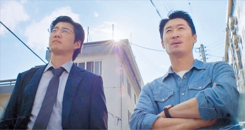 ‘최강 빌런’에서 ‘최강 동네 아재 히어로’로 윤계상 진  선규 호흡 ‘UDT’ 인기