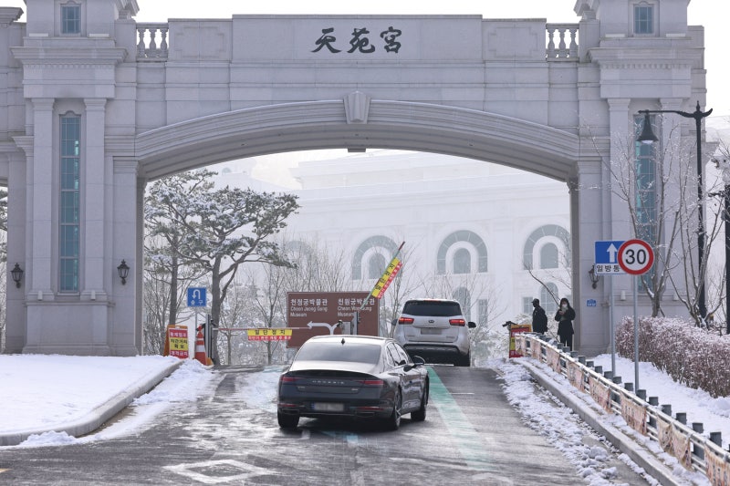전재수 의원실 140분 ‘늦장 압수수색’… 그 사이 파쇄기 소리 들렸다