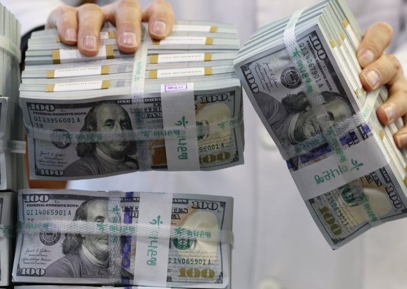 환율 장중 1480원 돌파…8개월 만에 최고