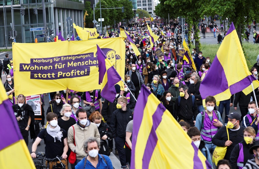 임차료 상승에 항의하는 베를린 시민들이‘이익 대신 주민을 위한 생활 공간’을 외치며 시위를 벌이고 있다./로이터 연합뉴스