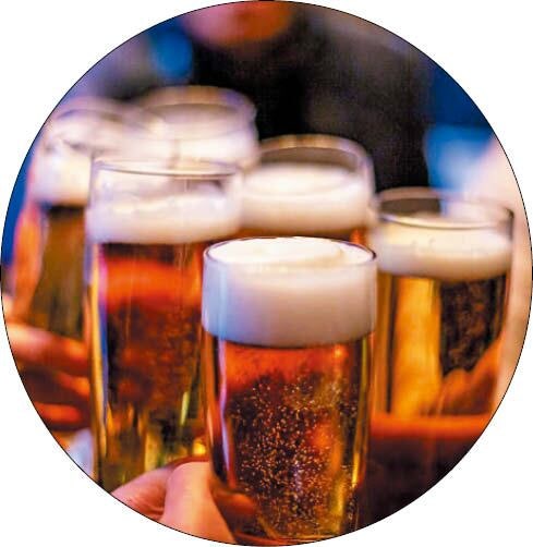 다시 울리는 건배사, 올해 식당 예약은 이미 마감