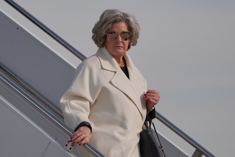 트럼프 “와일스 계속 비서실장 할 것”… 독설 날린 ‘수지 누나’ 왜 감쌀까