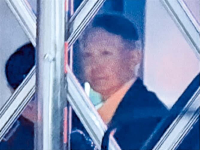 尹 “내 결정 따라준 군인들에게 미안”