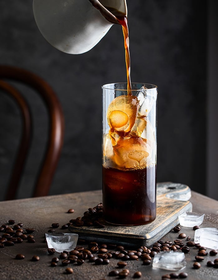 한국·미국 Z세대의 기묘한 ‘얼죽아 동맹’