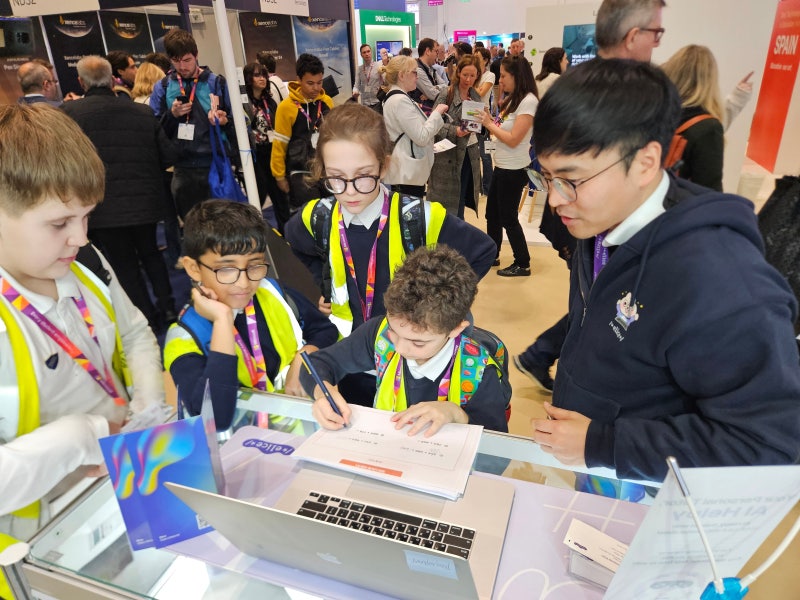 [단독]李정부가 외면한 AI 교과서, 해외서 돌파구