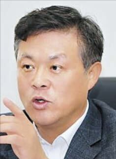 “제발 떠나지 말라고 보조금이라도 주고 싶은 심정”