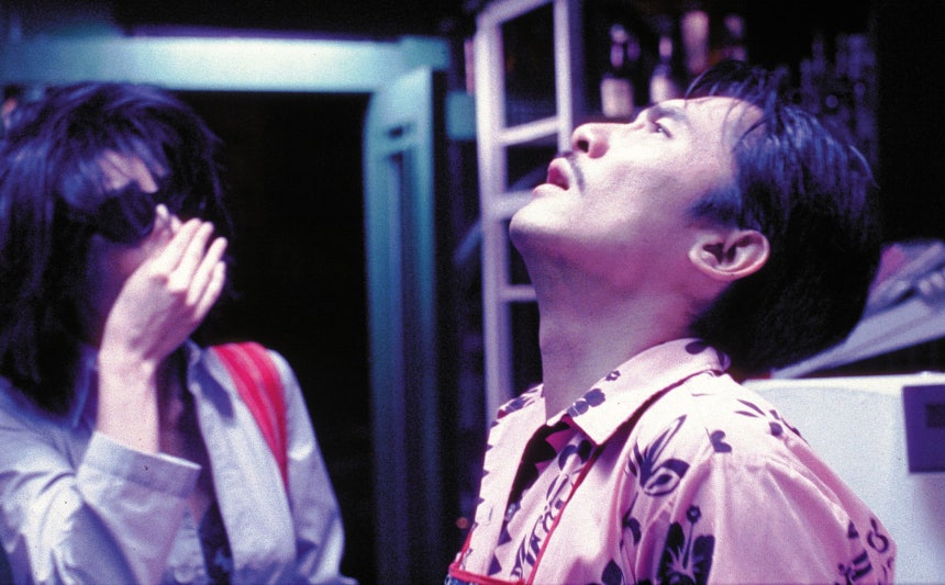 영화 '화양연화 특별판'의 장만옥과 양조위.편의점 손님과 편의점 주인인데 이렇게 분위기 있어도 되나요./디스테이션