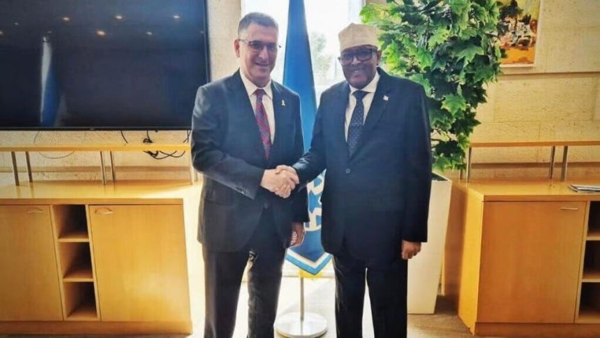 2025년 10월 이스라엘을 극비리에 방문한 압둘라히 소말릴란드 대통령이 기드온 사아르 외무장관과 만나는 모습.이번에 처음 공개됐다.