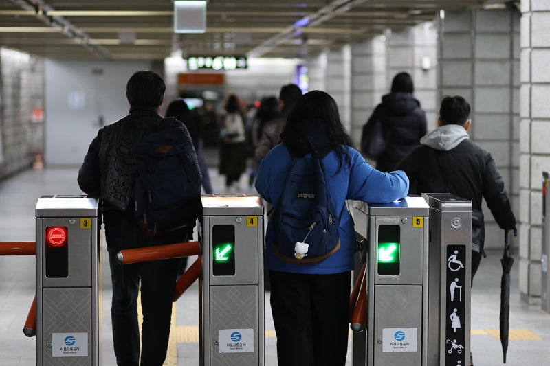 월 10만원에 GTX·지하철·버스 무제한 이용 가능… ‘모두의 카드’ 써볼까