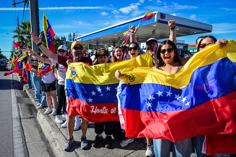 좌파 포퓰리즘 30년에… 파탄 난 ‘석유 부국’