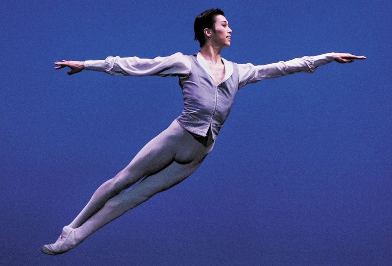 깃털처럼 부드럽고 가볍게… 전민철, 한국서 다시 날다