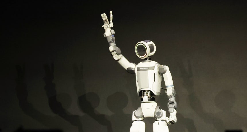 5일(현지 시각) 미국 라스베이거스에서 열린 CES 2026 현대차 미디어데이에서 차세대 휴머노이드 로봇 '아틀라스'가 관객을 향해 인사하고 있다./연합뉴스