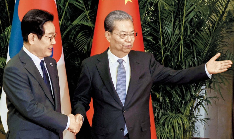 李, 자오러지 만나 “판다 더 보내달라”