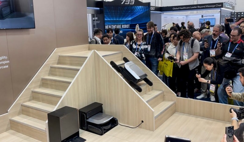 [CES 2026] 계단까지 오르내리는 中 로봇청소기