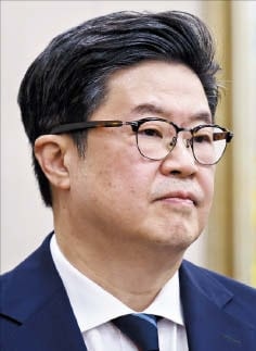 ‘홈플러스 사태’ 부정거래 혐의 MBK 김병주에 구속영장 청구