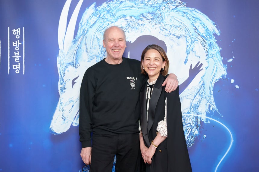 7일 서울 예술의전당 CJ라운지에서 열린 공연 '센과 치히로의 행방불명' 미디어 콜에 참석한 창작진들.연출가 존 케어드(왼쪽)와 공동 번안을 맡은 부인 이마이 마오코./CJ ENM