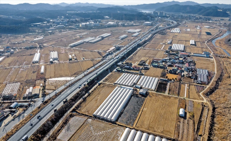 “황당한 ‘반도체 호남 이전론’… 수백조 사업 놓고 소모적 갈등만”