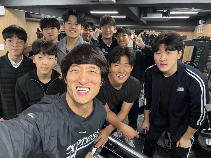 헬스 가르치는 국어 선생님… “행복한 교사가 세상을 바꿉니다”